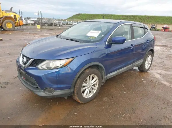 JN1BJ1CP6HW007602 2017 NISSAN ROGUE - Image 2