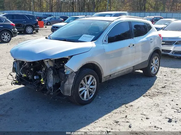 JN1BJ1CP6HW010659 2017 NISSAN ROGUE - Image 2