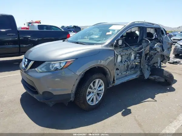 JN1BJ1CP6HW011603 2017 NISSAN ROGUE - Image 2
