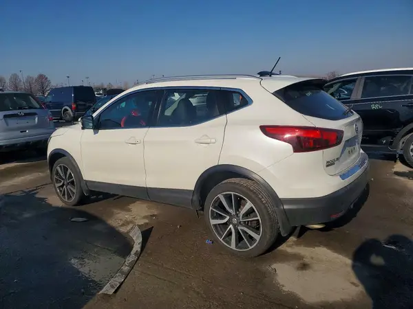 JN1BJ1CP6HW012234 2017 NISSAN ROGUE - Image 2