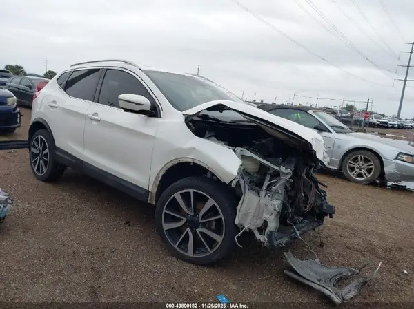 JN1BJ1CP6HW013125 2017 NISSAN ROGUE - Image 1