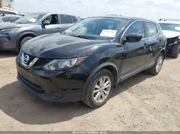 JN1BJ1CP6HW013304 2017 NISSAN ROGUE - Image 2