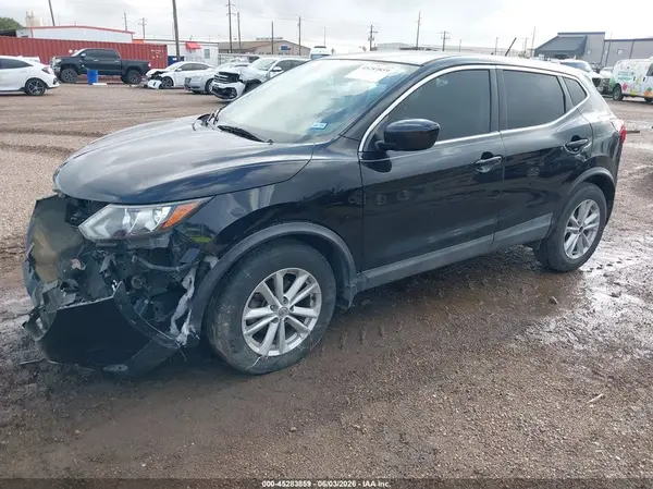 JN1BJ1CP6HW013836 2017 NISSAN ROGUE - Image 2