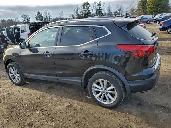 JN1BJ1CP6HW015702 2017 NISSAN ROGUE - Image 2