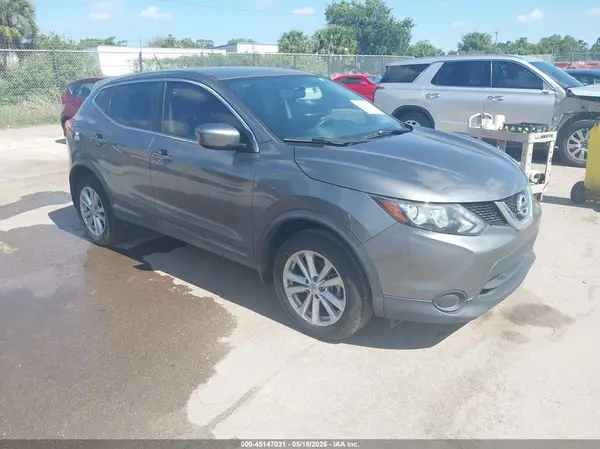JN1BJ1CP6HW015859 2017 NISSAN ROGUE - Image 1