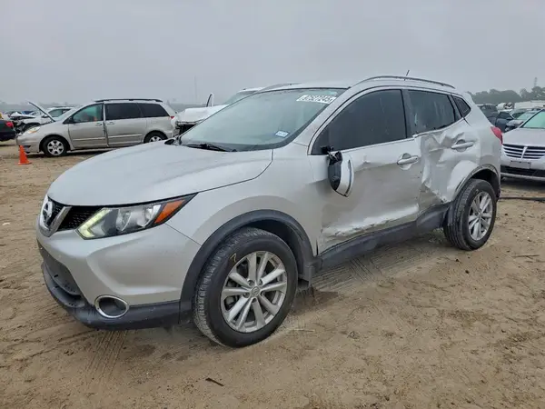 JN1BJ1CP6HW015957 2017 NISSAN ROGUE - Image 1
