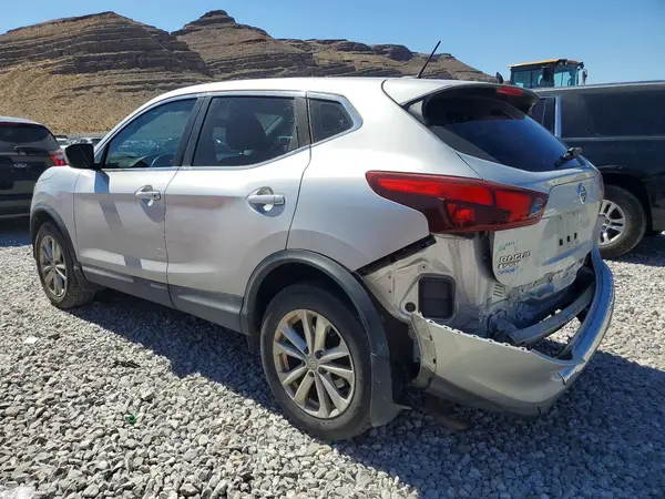JN1BJ1CP6HW017269 2017 NISSAN ROGUE - Image 2