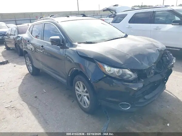 JN1BJ1CP6HW021130 2017 NISSAN ROGUE - Image 1