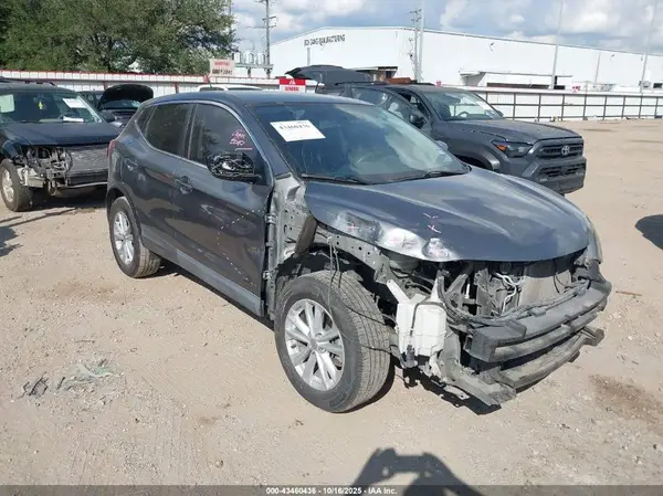 JN1BJ1CP6HW021208 2017 NISSAN ROGUE - Image 1