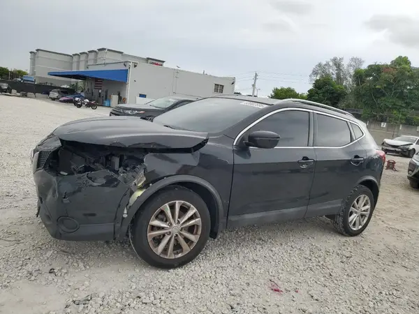 JN1BJ1CP6HW025615 2017 NISSAN ROGUE - Image 1