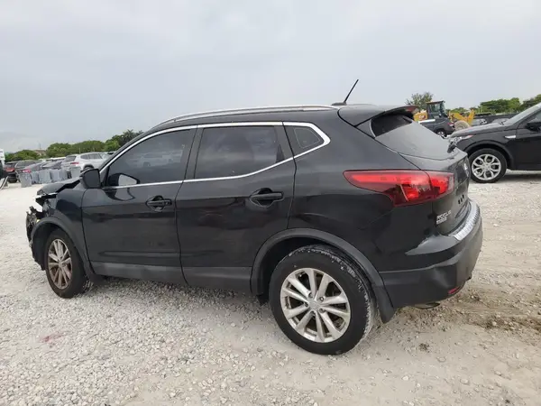 JN1BJ1CP6HW025615 2017 NISSAN ROGUE - Image 2