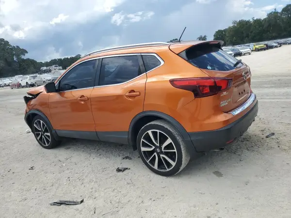 JN1BJ1CP6HW033102 2017 NISSAN ROGUE - Image 2