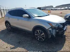 JN1BJ1CP6JW100657 2018 NISSAN ROGUE