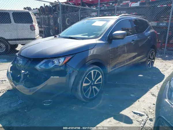 JN1BJ1CP6JW103008 2018 NISSAN ROGUE - Image 2