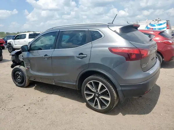 JN1BJ1CP6JW104711 2018 NISSAN ROGUE - Image 2