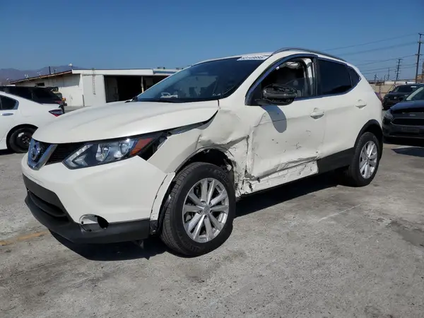 JN1BJ1CP6JW105714 2018 NISSAN ROGUE - Image 1