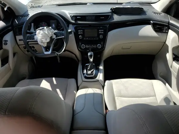 JN1BJ1CP6JW105714 2018 NISSAN ROGUE - Image 8