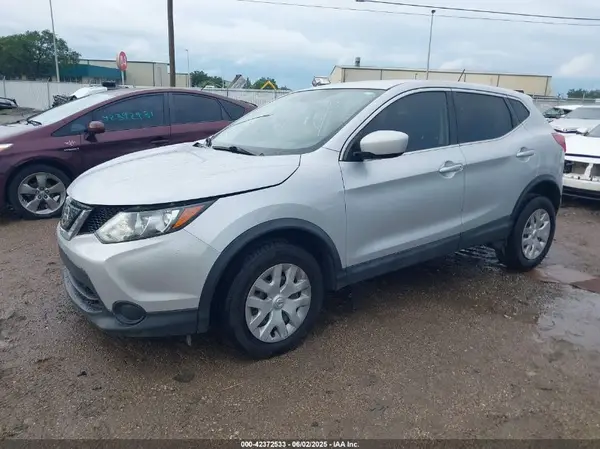 JN1BJ1CP6JW154895 2018 NISSAN ROGUE - Image 2