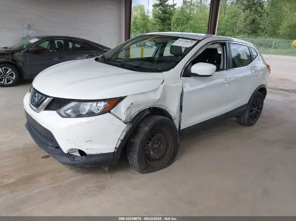 JN1BJ1CP6JW156632 2018 NISSAN ROGUE - Image 2