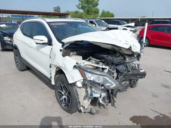 JN1BJ1CP6JW165430 2018 NISSAN ROGUE - Image 1