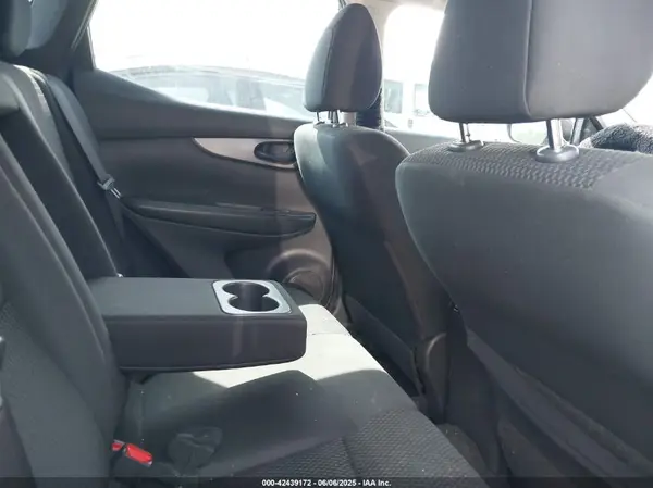 JN1BJ1CP6JW180364 2018 NISSAN ROGUE - Image 8