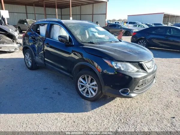 JN1BJ1CP6JW181272 2018 NISSAN ROGUE - Image 1