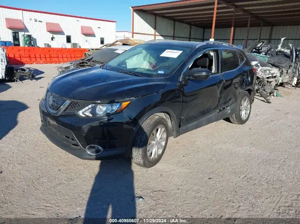 JN1BJ1CP6JW181272 2018 NISSAN ROGUE - Image 2