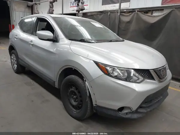 JN1BJ1CP6JW182096 2018 NISSAN ROGUE - Image 1