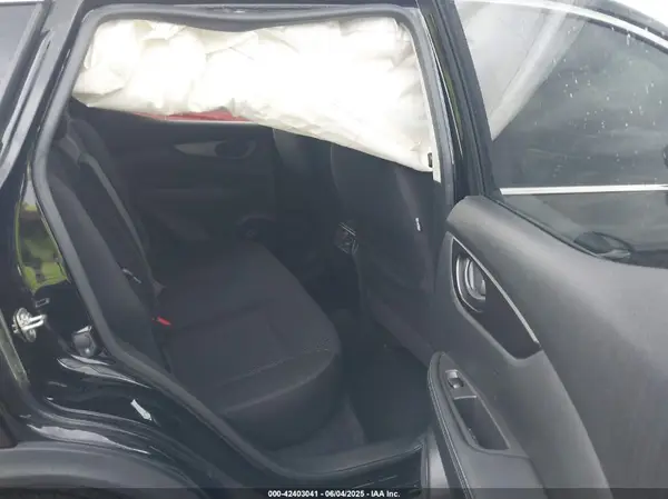 JN1BJ1CP6JW182499 2018 NISSAN ROGUE - Image 8