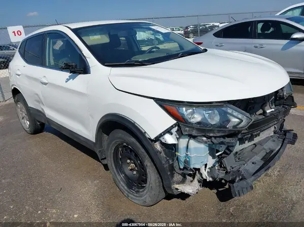 JN1BJ1CP6JW182549 2018 NISSAN ROGUE - Image 1