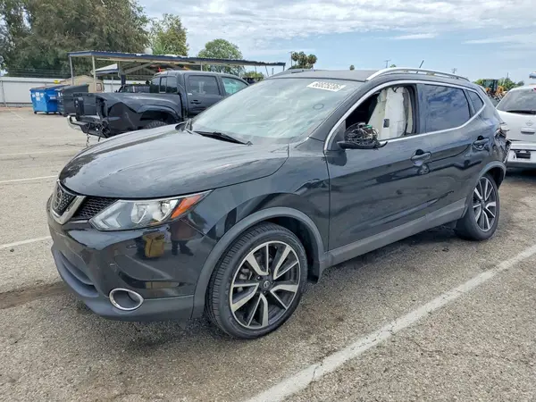 JN1BJ1CP6JW184687 2018 NISSAN ROGUE - Image 1