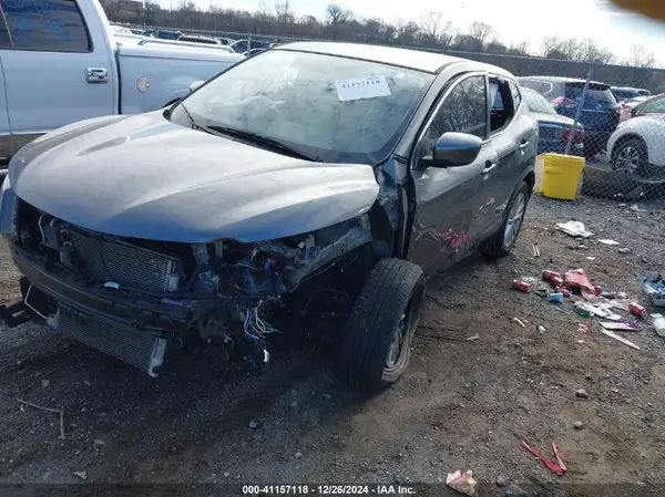 JN1BJ1CP6JW187427 2018 NISSAN ROGUE - Image 2