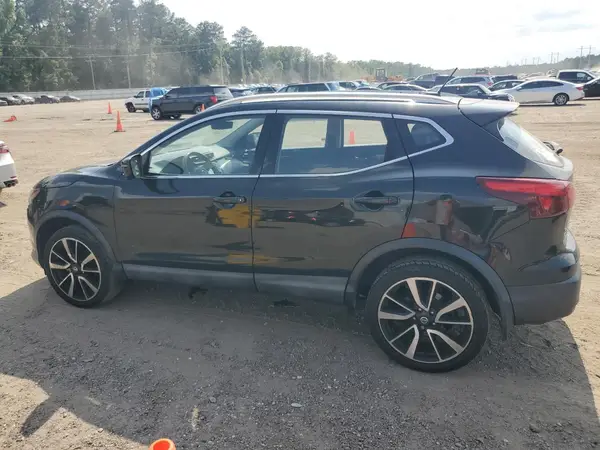 JN1BJ1CP6JW193275 2018 NISSAN ROGUE - Image 2