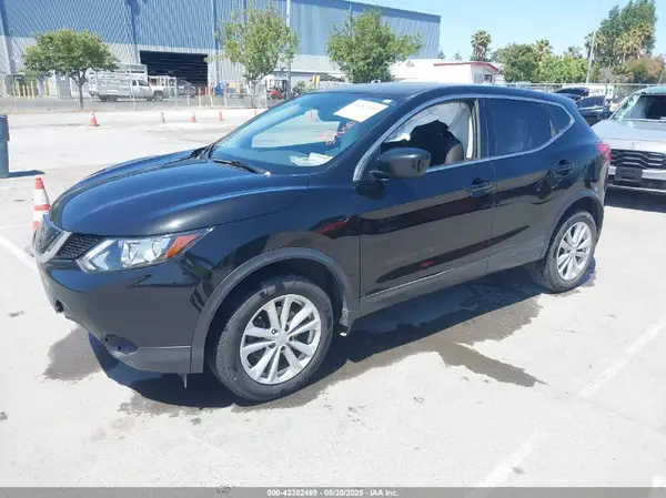 JN1BJ1CP6JW195625 2018 NISSAN ROGUE - Image 2