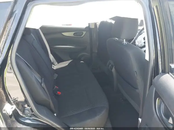 JN1BJ1CP6JW195625 2018 NISSAN ROGUE - Image 8