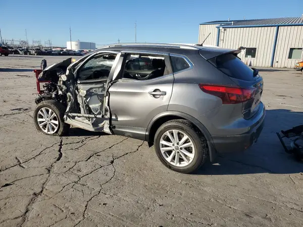 JN1BJ1CP6KW213221 2019 NISSAN ROGUE - Image 2