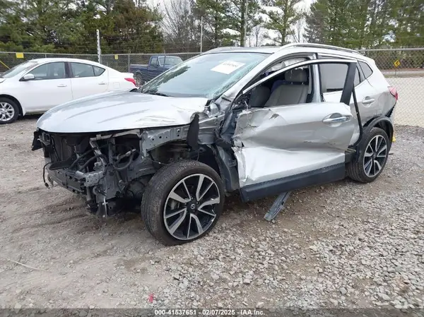 JN1BJ1CP6KW526950 2019 NISSAN ROGUE - Image 2
