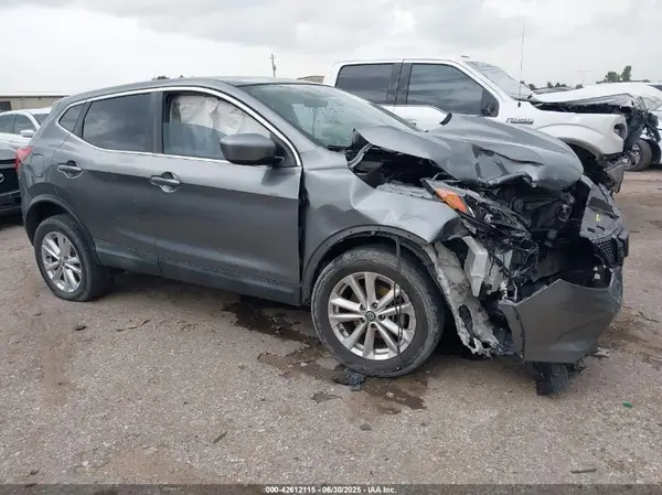 JN1BJ1CP6KW529752 2019 NISSAN ROGUE - Image 1