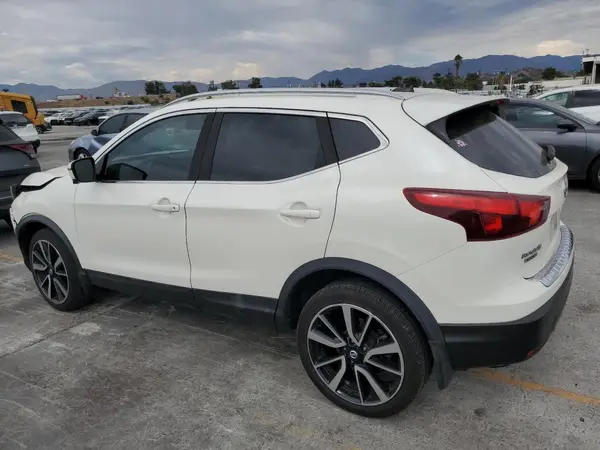 JN1BJ1CP7HW003025 2017 NISSAN ROGUE - Image 2