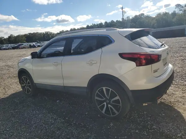 JN1BJ1CP7HW003431 2017 NISSAN ROGUE - Image 2