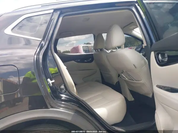 JN1BJ1CP7HW005129 2017 NISSAN ROGUE - Image 8