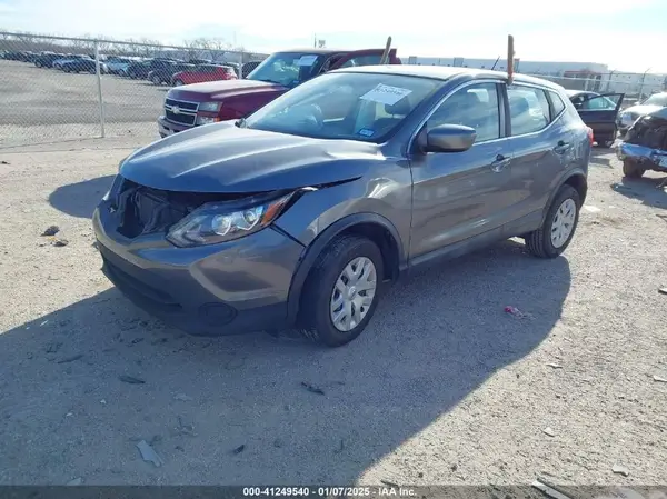 JN1BJ1CP7HW005261 2017 NISSAN ROGUE - Image 2