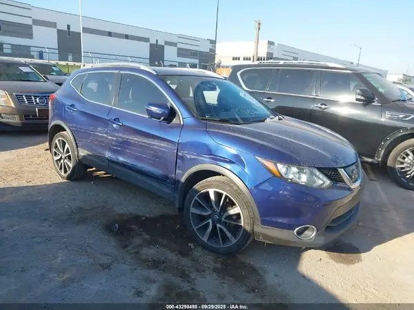 JN1BJ1CP7HW005616 2017 NISSAN ROGUE - Image 1