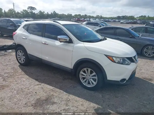 JN1BJ1CP7HW007270 2017 NISSAN ROGUE - Image 1