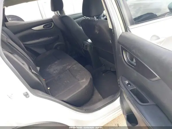 JN1BJ1CP7HW011948 2017 NISSAN ROGUE - Image 8