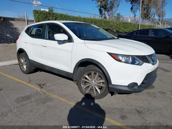 JN1BJ1CP7HW014185 2017 NISSAN ROGUE - Image 1