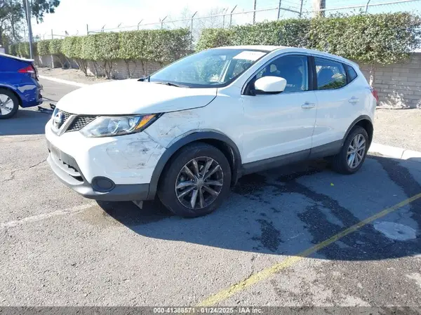 JN1BJ1CP7HW014185 2017 NISSAN ROGUE - Image 2