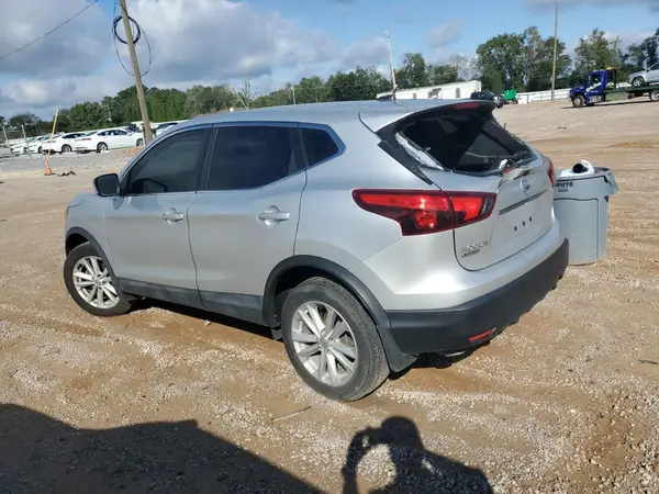 JN1BJ1CP7HW015725 2017 NISSAN ROGUE - Image 2