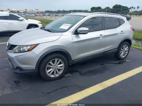 JN1BJ1CP7HW016146 2017 NISSAN ROGUE - Image 2