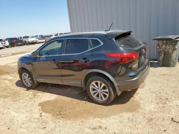 JN1BJ1CP7HW016809 2017 NISSAN ROGUE - Image 2